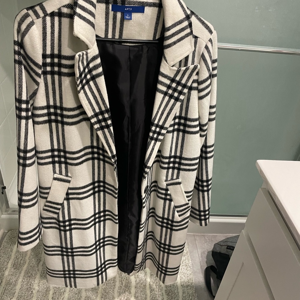 Apt. 9 Women's Black and White Plaid Coat